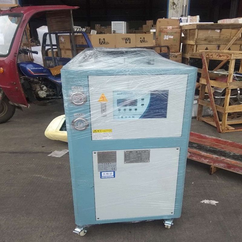风冷箱式冷水机